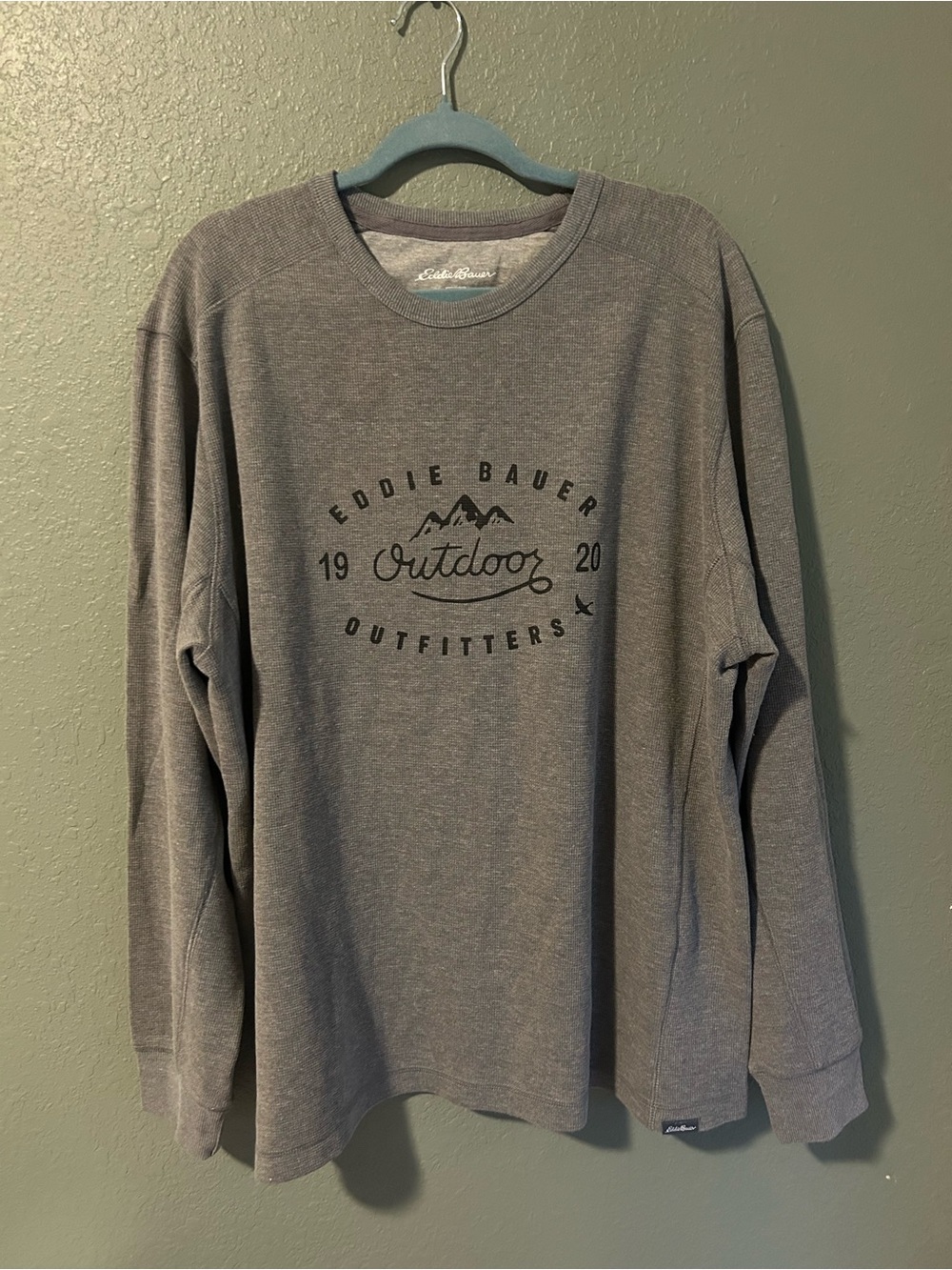 Men’s Eddie Bauer long sleeve shirt
